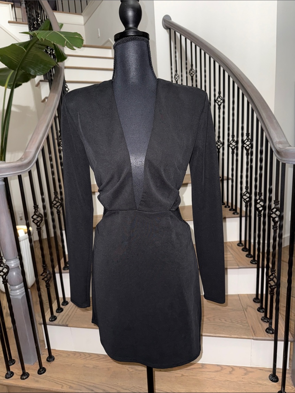 Michael Costello Black Long-Sleeve V-Neck Women's Dress (Medium)